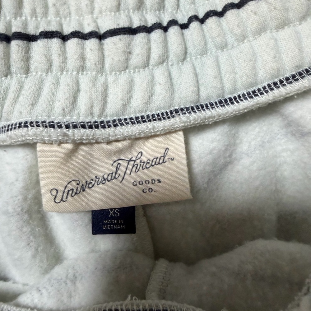 Universal Thread White Shorts with Black Stripes Elastic Waist - Picture 2 of 3